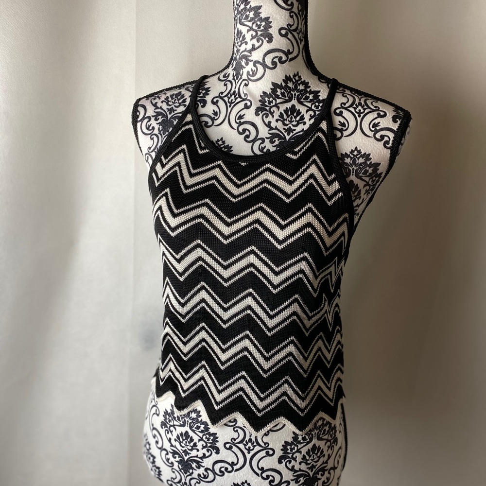 LAUNDRY Zig-Zag tank.